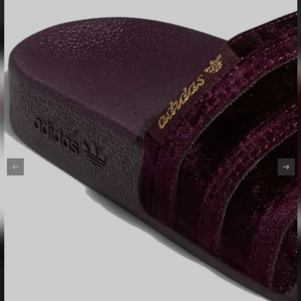 New Wmns Adilette Slide 'Victory Crimson Size 9 - Picture 5 of 15